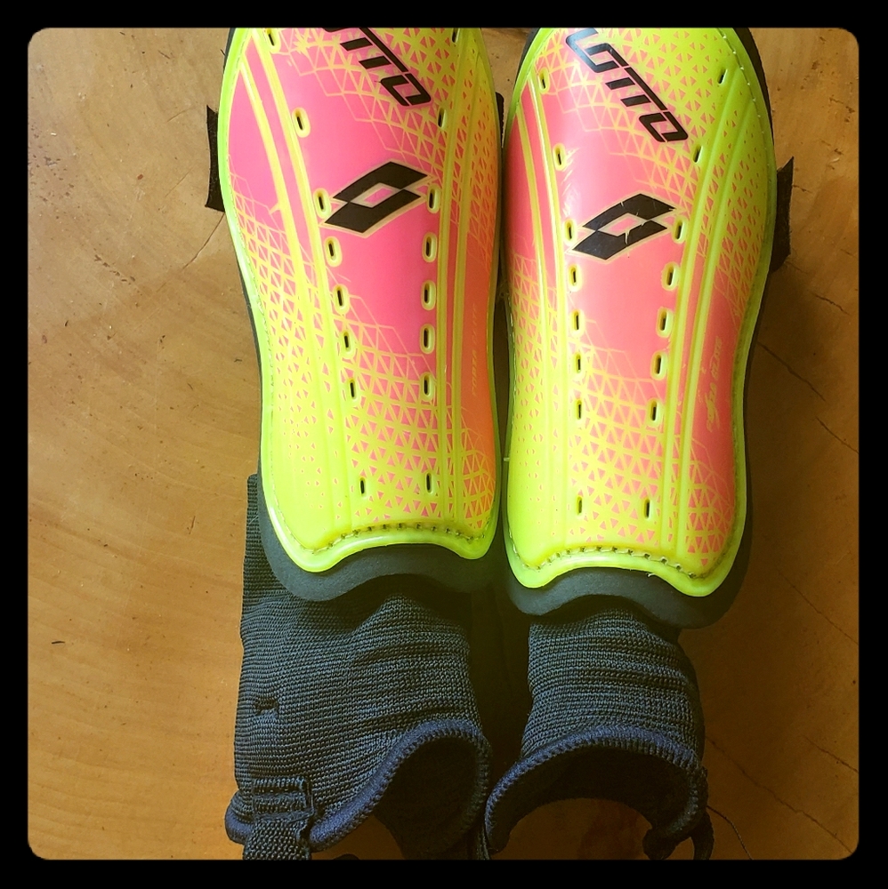 Lotto Youth's Forza Elite Shin Guards